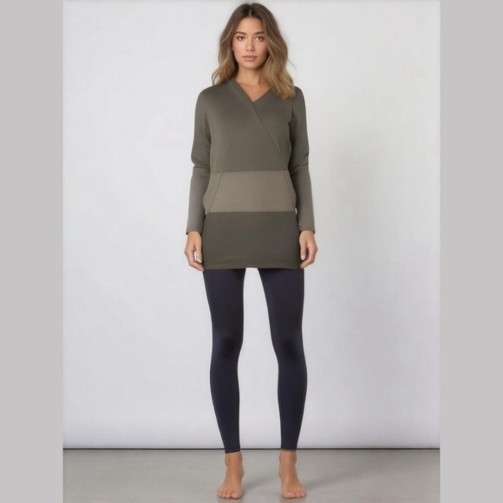Saks Fifth Avenue leggings